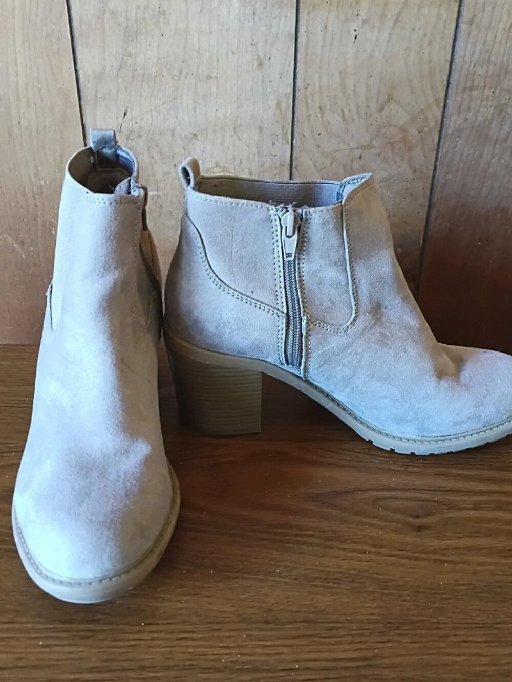 Natural Reflections Womenβs Ankle Boots Size 8 Brown Side Zip Block Heel